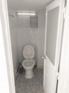 Phòng tắm nhà phố Nhà phố Gò Vấp diện tích đất 23m2, khu dân cư an ninh hiện hữu.