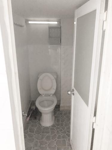 Phòng tắm nhà phố Nhà phố Gò Vấp diện tích đất 23m2, khu dân cư an ninh hiện hữu.