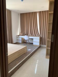 căn hộ La Astoria quận 2 Căn hộ La Astoria tầng cao, ban công hướng Tây đón view thành phố.