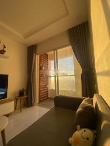 Phòng khách Terra Royal Quận 3 Căn hộ Terra Royal trung tâm thành phố, view sông Hoàng Sa.