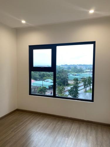 Phòng ngủ Vinhomes Grand Park Quận 9 Căn hộ Vinhomes Grand Park tầng trung, ban công đón gió và ánh sáng.
