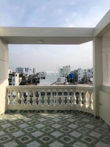 Bên trong nhà phố Phan Văn Trị, Bình Thạnh Nhà phố diện tích 45m2, kết cấu 4 tầng, bàn giao nội thất cơ bản.