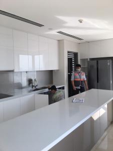 Phòng bếp căn Lofthouse Diamond Island, Quận 2 Căn hộ Duplex Diamond Island, view thoáng mát, cửa hướng Tây Bắc.