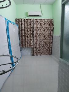 Nhà phố Quận 7 Nhà phố kết cấu 1 trệt 1 lầu hướng Tây, khu dân cư đông đúc.