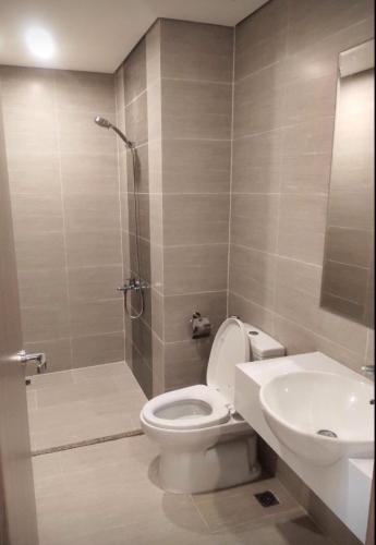 Toilet Vinhomes Grand Park Quận 9 Căn hộ Vinhomes Grand Park tầng trung, nhìn ra view nội khu.