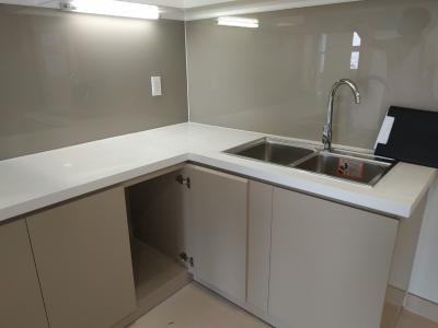 Phòng bếp Carillon 7, Tân Phú Căn hộ Carillon 7 nội thất cơ bản, ban công hướng Đông.