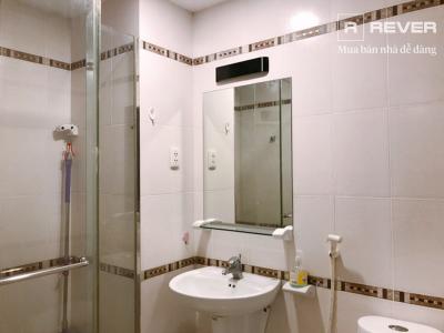 Toilet căn hộ CHUNG CƯ HÙNG VƯƠNG Cho Thuê căn hộ chung cư Hùng Vương 3PN, tầng 17, đầy đủ nội thất, ban công hướng Bắc