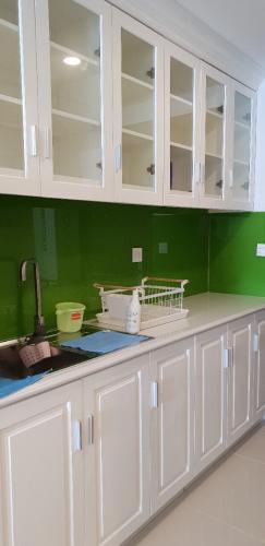 Phòng bếp căn hộ River Gate, Quận 4 Căn hộ tầng trung River Gate ban công hướng Đông Nam, view thành phố.