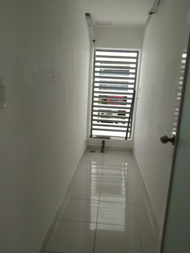 Lô gia Oriental Plaza, Tân Phú Căn hộ Oriental Plaza tầng trung, view nội khu mát mẻ.