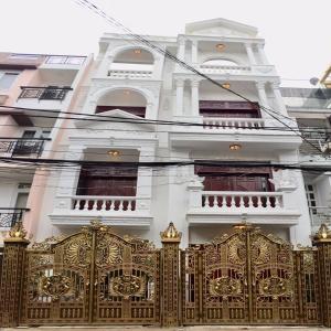 Mặt tiền biệt thự Quận Tân Bình Nhà phố thiết kế kỹ lưỡng 1 trệt 2 lầu 1 sân thượng, khu dân cư đông đúc.