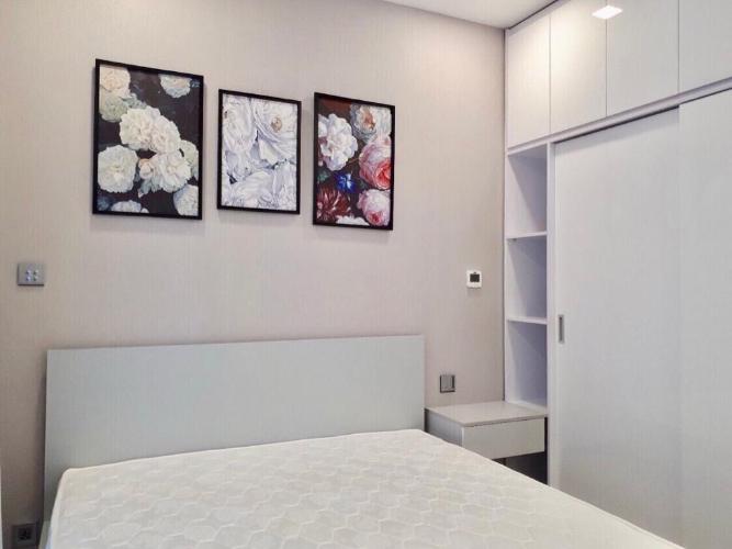 phòng ngủ Căn hộ Vinhomes Golden River tầng trung, view Tây Nam.