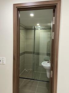 Phòng tắm Homyland Riverside, Quận 2 Căn hộ Homyland Riverside tầng cao, cửa chính hướng Đông Nam.