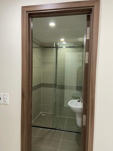 Phòng tắm Homyland Riverside, Quận 2 Căn hộ Homyland Riverside tầng cao, cửa chính hướng Đông Nam.