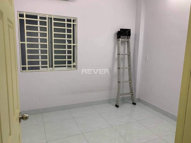 Bên trong nhà phố Phan Chu Trinh, Bình Thạnh Nhà phố hẻm xe hơi hướng Nam mát mẻ, diện tích 42m2.