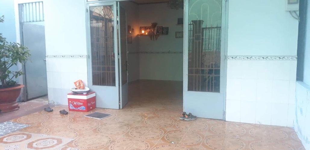 Phòng khách nhà phố Thủ Đức Bán nhà hẻm Q. Thủ Đức hướng Đông Nam, pháp lý đầy đủ, bàn giao ngay.