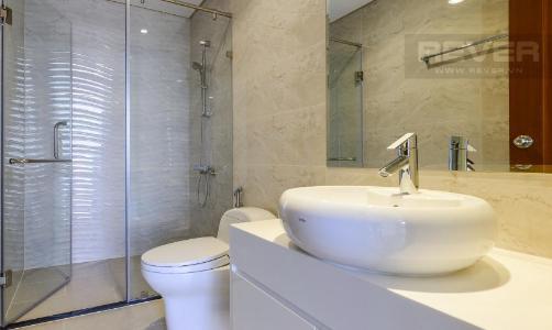 Phòng tắm căn hộ Vinhomes Central Park , Quận Bình Thạnh  Căn hộ Vinhomes Central Park đón view tầng cao, đầy đủ nội thất.