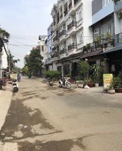 Đường hẻm nhà phố Huỳnh Tấn Phát, Nhà Bè Nhà phố hướng Đông hẻm nhựa xe hơi ra vào, diện tích 200m2.