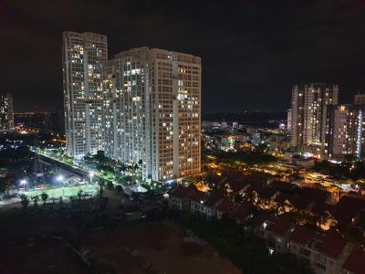 View ban đêm Căn hộ Saigon South Residence tầng trung ban công hướng Nam đón gió