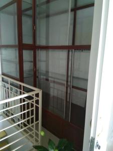 Bên trong nhà phố Hoàng Diệu, Quận 4 Nhà phố hẻm 4m, diện tích 21m2, khu ăn uống sầm uất.