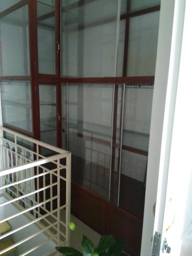 Bên trong nhà phố Hoàng Diệu, Quận 4 Nhà phố hẻm 4m, diện tích 21m2, khu ăn uống sầm uất.