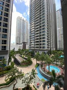 Căn hộ Vinhomes Central Park, Quận Bình Thạnh Căn hộ Vinhomes Central Park cửa hướng Đông, view nội khu yên tĩnh.