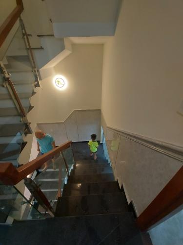 Không gian nhà phố Quận Gò Vấp Nhà phố diện tích 64m2, kết cấu 1 trệt 3 lầu và sân thượng, sổ hồng riêng.