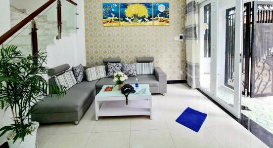 Nhà phố Huyện Nhà Bè Nhà phố diện tích 66m2 có cửa hậu xe hơi đậu trong nhà, nội thất cơ bản.