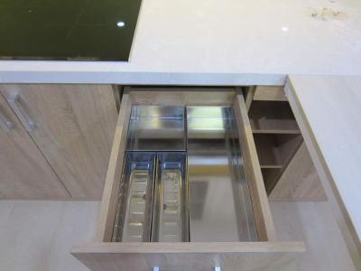 Nội thất căn hộ Saigonres Plaza, Bình Thạnh Căn hộ chung cư Saigonres Plaza đầy đủ tiện nghi cao cấp, hướng Đông.