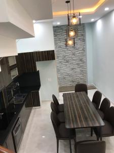 Phòng bếp nhà phố Gò Vấp Nhà phố cửa hướng Đông hẻm xe hơi rộng, kết cấu 3 tầng.