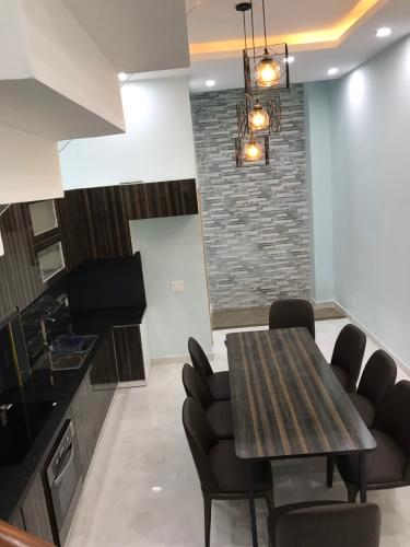 Phòng bếp nhà phố Gò Vấp Nhà phố cửa hướng Đông hẻm xe hơi rộng, kết cấu 3 tầng.