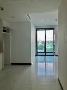 Phòng khách căn hộ Sunwah Pearl, Bình Thạnh Căn hộ Sunwah Pearl cửa hướng Tây Bắc, view thành tuyệt đẹp.