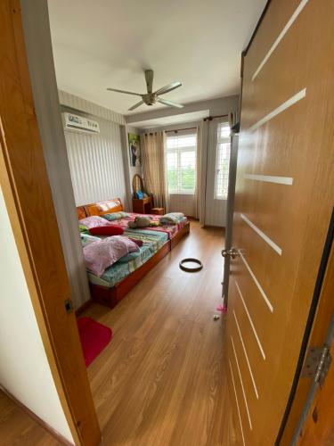 Phòng ngủ nhà phố Quận Thủ Đức Nhà phố hẻm nhựa rộng 12m, sát chung cư 4S Linh Đông, đầy đủ nội thất.