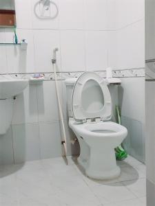 Phòng tắm căn hộ Conic Đông Nam Á, Bình Chánh Căn hộ tầng 6 Conic Đông Nam Á hướng Tây Bắc, đầy đủ nội thất.