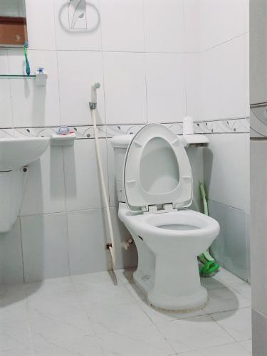 Phòng tắm căn hộ Conic Đông Nam Á, Bình Chánh Căn hộ tầng 6 Conic Đông Nam Á hướng Tây Bắc, đầy đủ nội thất.