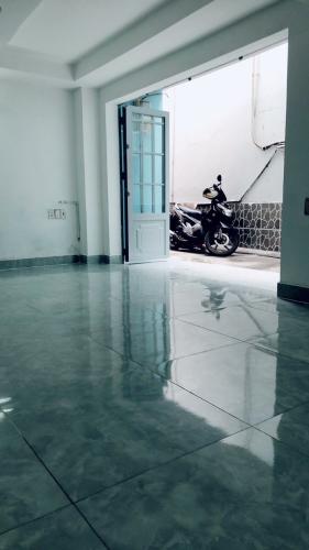 Không gian nhà phố Quận Gò Vấp Nhà phố kết cấu 1 trệt 1 lầu hướng Đông mát mẻ, khu vực an ninh tốt.