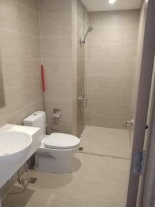 Toilet Vinhomes Grand Park Quận 9 Căn hộ Vinhomes Grand Park tầng thấp, hướng Đông Nam.