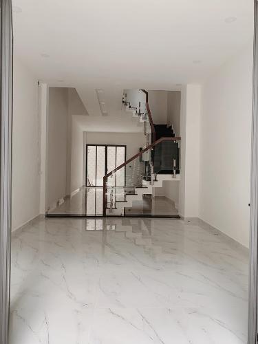 nhà phố Bình Thạnh Bán nhà hẻm Chu Văn An, thiết kế hiện đại, có sân thượng rộng.