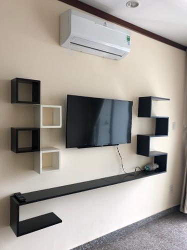 Phòng khách căn hộ Hoàng Anh Thanh Bình Cho thuê căn hộ Hoàng Anh Thanh Bình tầng thấp, diện tích 70m2, nội thất cơ bản