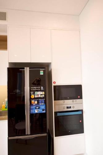 Phòng bếp Sarimi Sala Đại Quang Minh, Quận 2 Căn hộ Sarimi Sala Đại Quang Minh hướng Tây, view cây xanh.