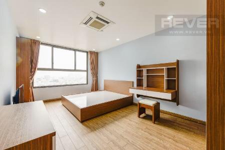 Phòng ngủ Kingston Residence, Phú Nhuận Căn hộ Kingston Residence tầng cao, ban công hướng Đông Bắc.