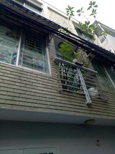 Bên ngoài nhà phố quận 7 Bán nhà phố quận Phú Nhuận có tiện ích đa dạng, sổ hồng chính chủ.