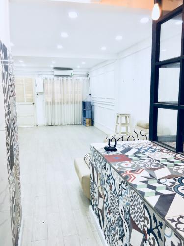 Phòng khách căn hộ chung cư Nguyễn Thiện Thuật, Quận 3 Căn hộ chung cư Nguyễn Thiện Thuật hướng Tây Nam, view thành phố.