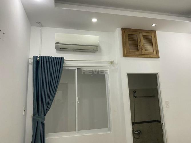 Nhà phố Quận Bình Tân Nhà phố cạnh nhà thờ Tin Lành, kết cấu 1 trệt 3 lầu hẻm xe hơi rộng rãi.