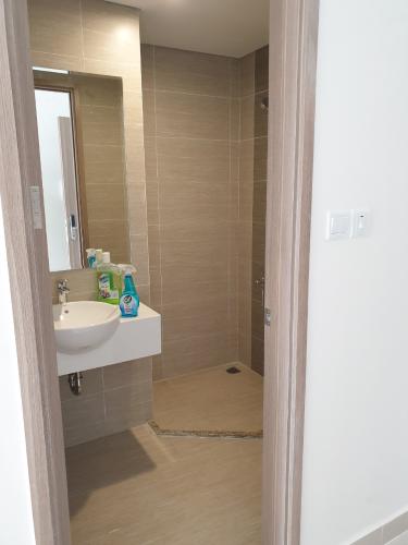 Toilet Vinhomes Grand Park Quận 9 Căn hộ tầng cao Vinhomes Grand Park ban công đón gió mát mẻ.