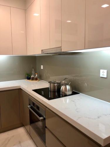Phòng bếp Vinhomes Central Park Căn hộ Vinhomes Central Park tầng trung, đầy đủ nội thất