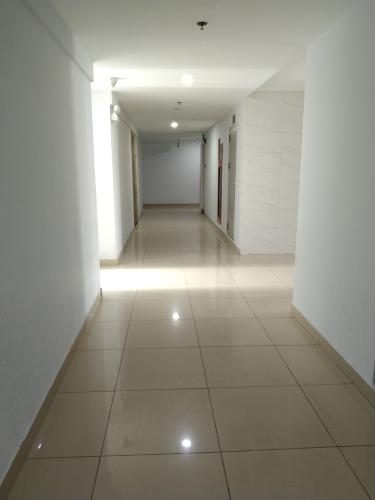 Oriental Plaza, Tân Phú Căn hộ Oriental Plaza tầng trung, view nội khu mát mẻ.