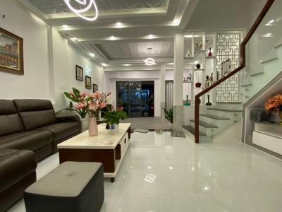 Phòng khách nhà phố Quận 7 Bán nhà 3 lầu khu Omely đường Huỳnh Tấn Phát, Quận 7, diện tích đất 81m2, đầy đủ nội thất