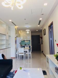 Phòng khách Vinhomes Central Park Căn hộ Vinhomes Central Park cửa chính hướng Tây Bắc.