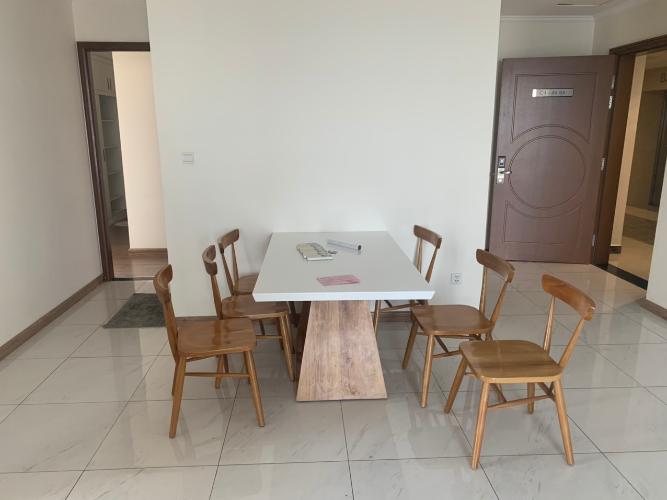 Phòng ăn Vinhomes Central Park Căn hộ Vinhomes Central Park tầng cao, hướng Đông Nam.