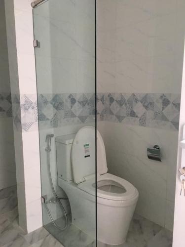 Nhà vệ sinh Conic Riverside, Quận 8 Căn hộ Conic Riverside hướng Đông, nội thất cơ bản.